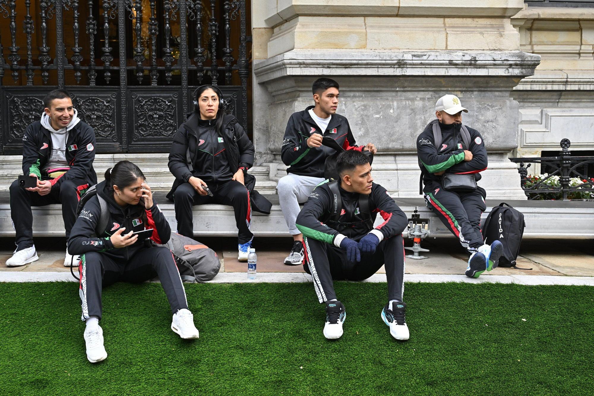 Recepción oficial a las delegaciones participantes de la Liga de Naciones por parte de las autoridades.