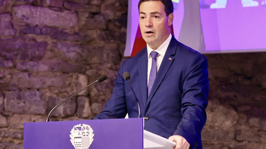 Pradales reivindica los liderazgos "justos e igualitarios" frente a "autoritarismos basados en la masculinidad tóxica"