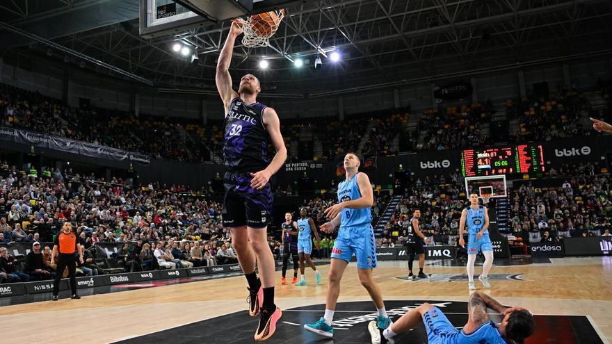 Hlinason agiganta su figura en el Surne Bilbao