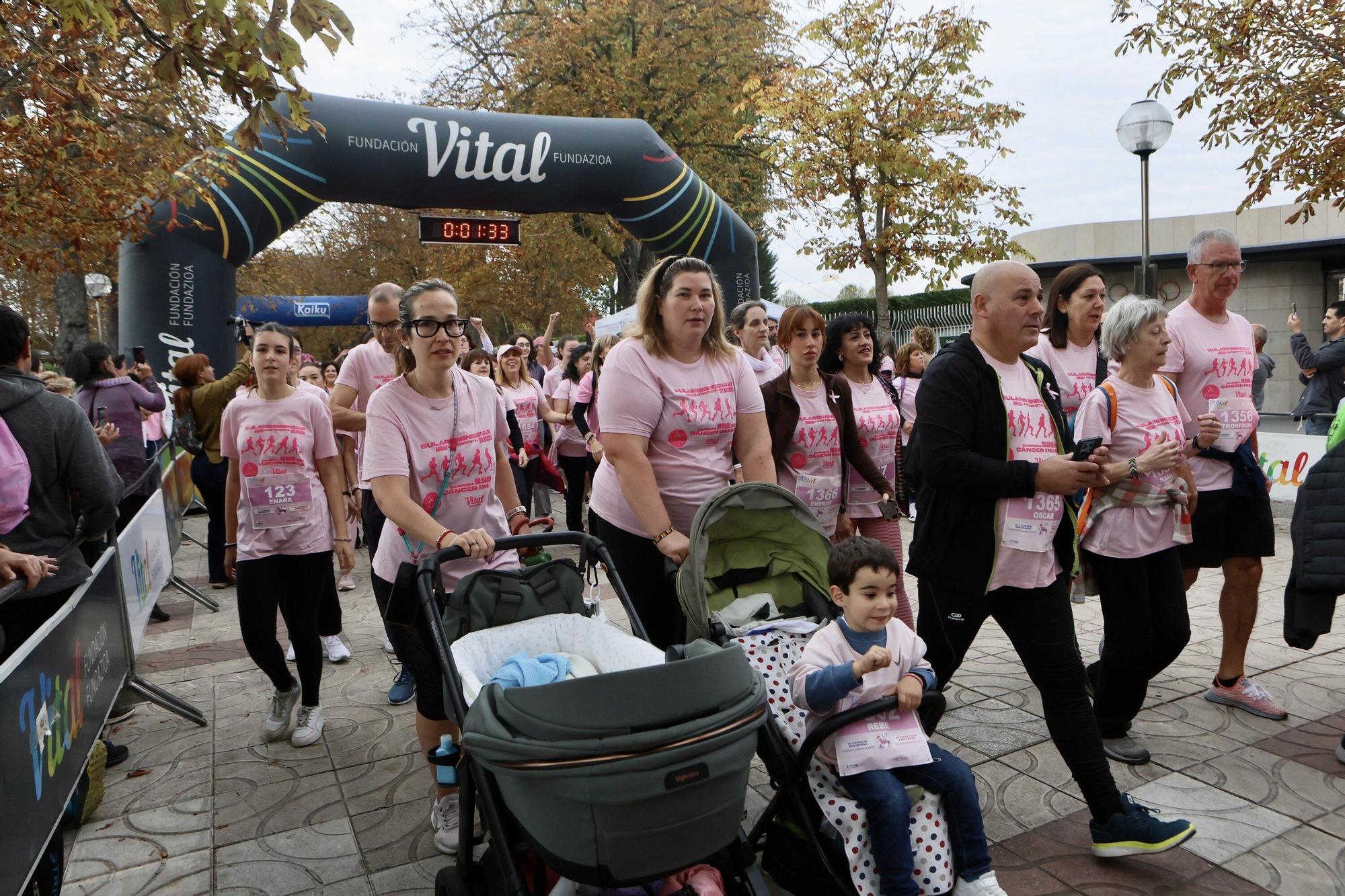 En imágenes: Vitoria se vuelca con la VI Carrera Solidaria contra el Cáncer de Mama