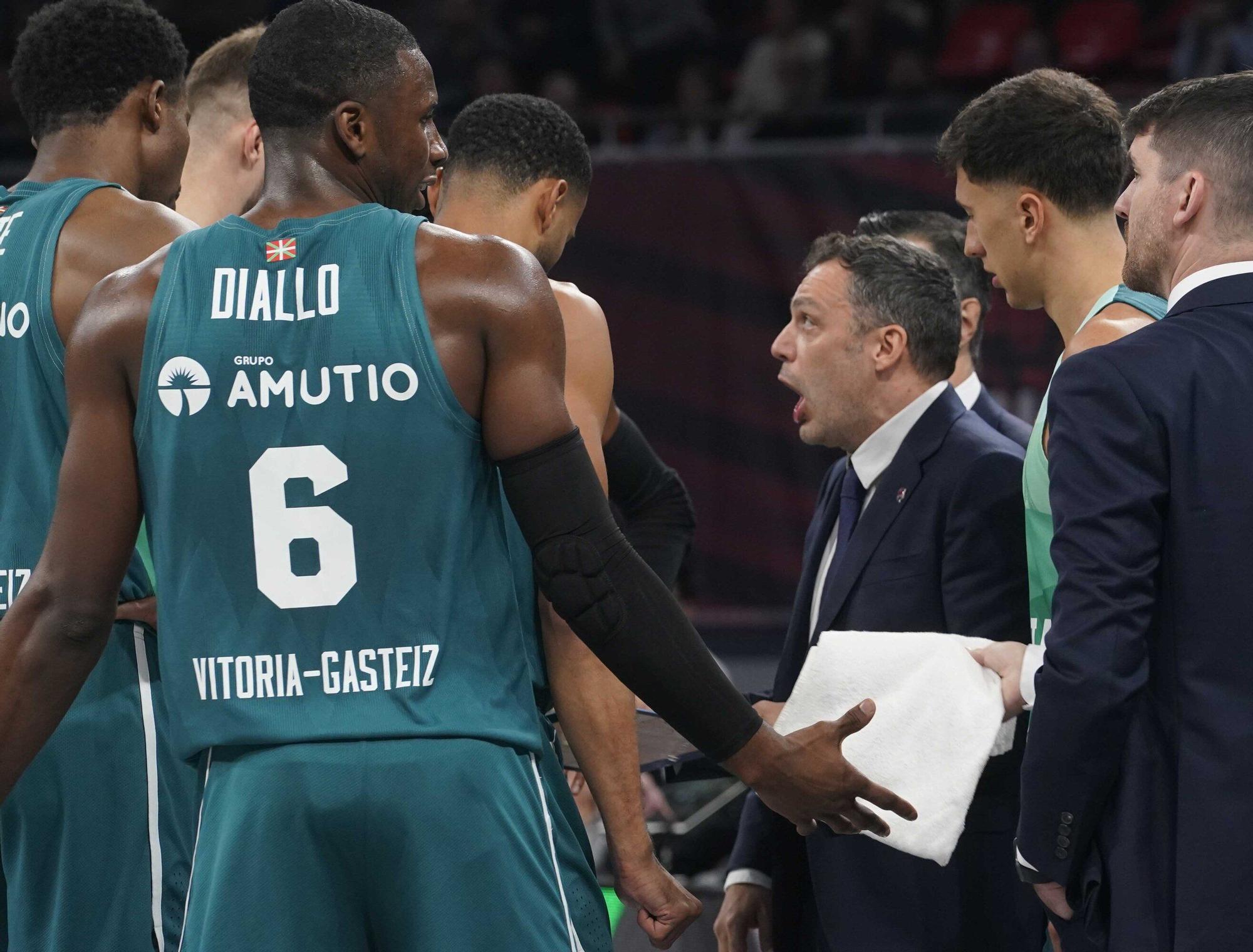 Todas las imágenes del Baskonia - Dubái (92-85)