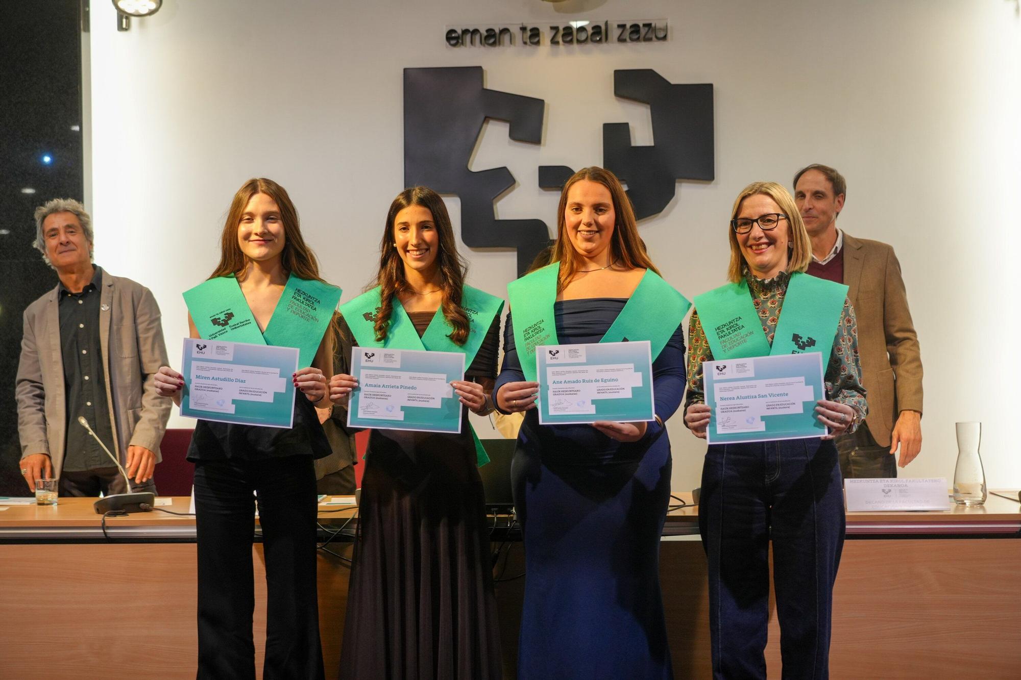 En imágenes: Graduación de la 12ª promoción de los grados de Educación de la EHU