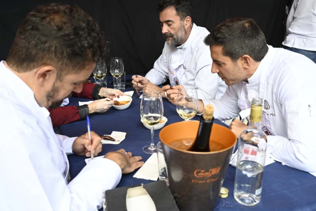 Las putxeras humean en Balmaseda en homenaje al tren de La Robla