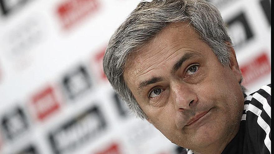 Mou vuelve a liarla y ahora descalifica a la FIFA