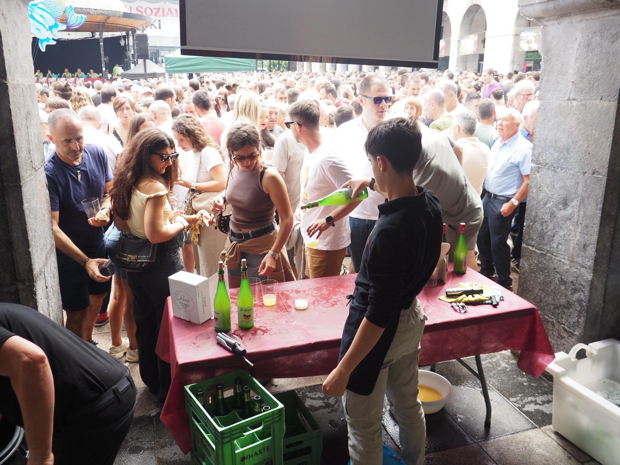 Fiesta total en Azpeitia en el Baserritarren Eguna