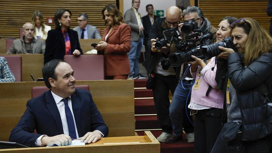 Pérez Llorca llega a su investidura &quot;sin ningún acuerdo cerrado con ninguna formación&quot;