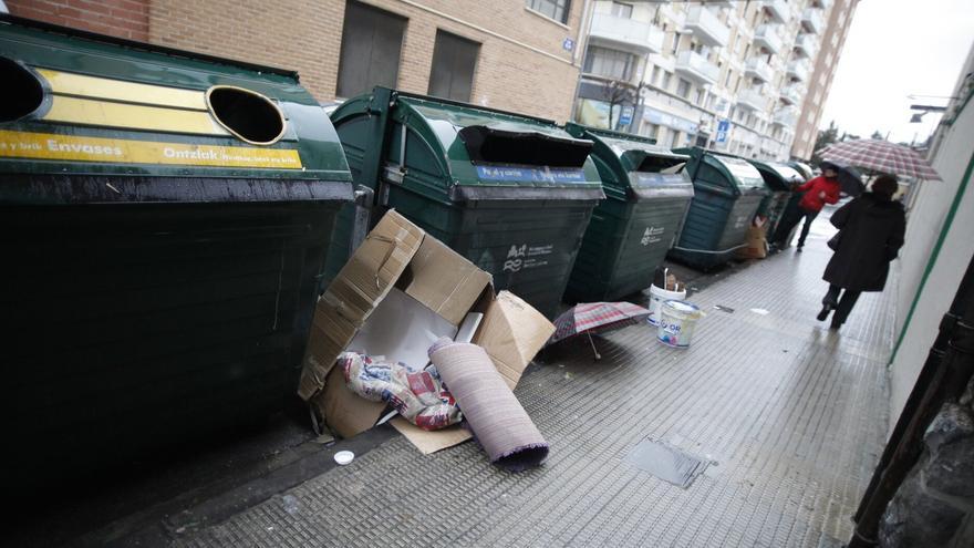Cámaras junto a los contenedores más críticos de Pamplona y la Comarca: plan de choque contra el bolseo