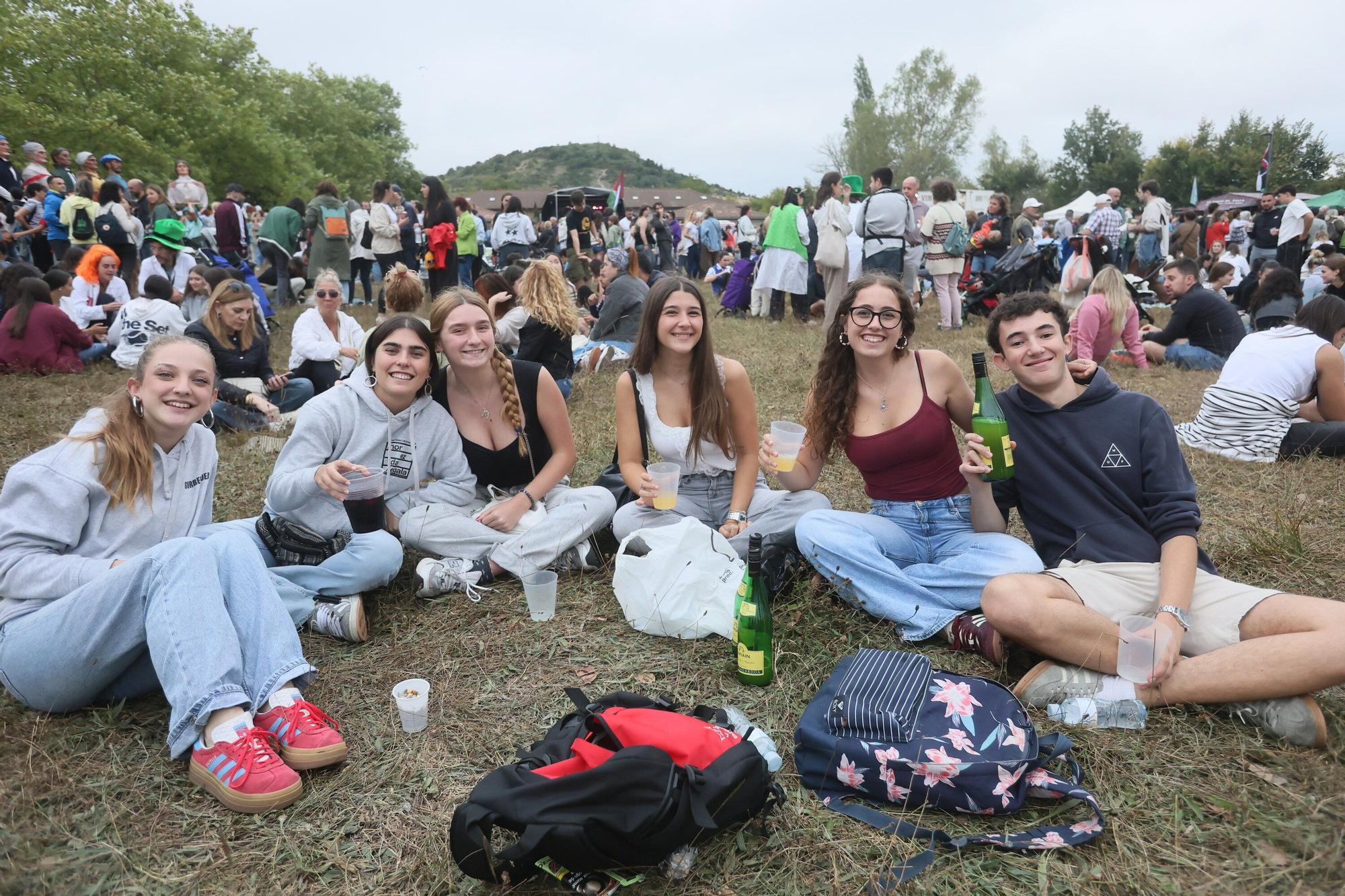 En imágenes: Las campas de Olarizu se llenan de fiesta