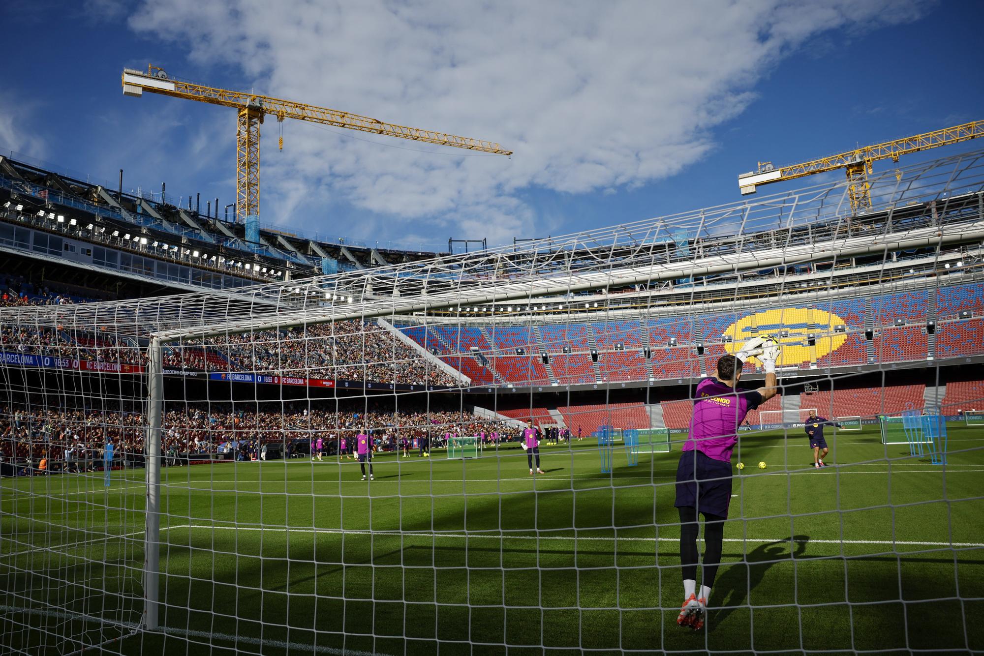 Fotos del nuevo Spotify Camp Nou en el primer día con público