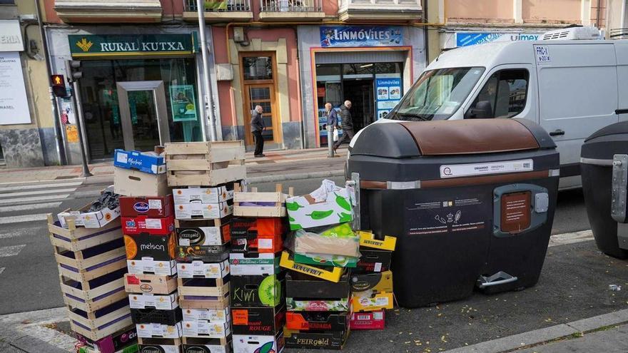 Las calles Bremen y Mar Tirreno, “puntos negros” para el servicio de limpieza