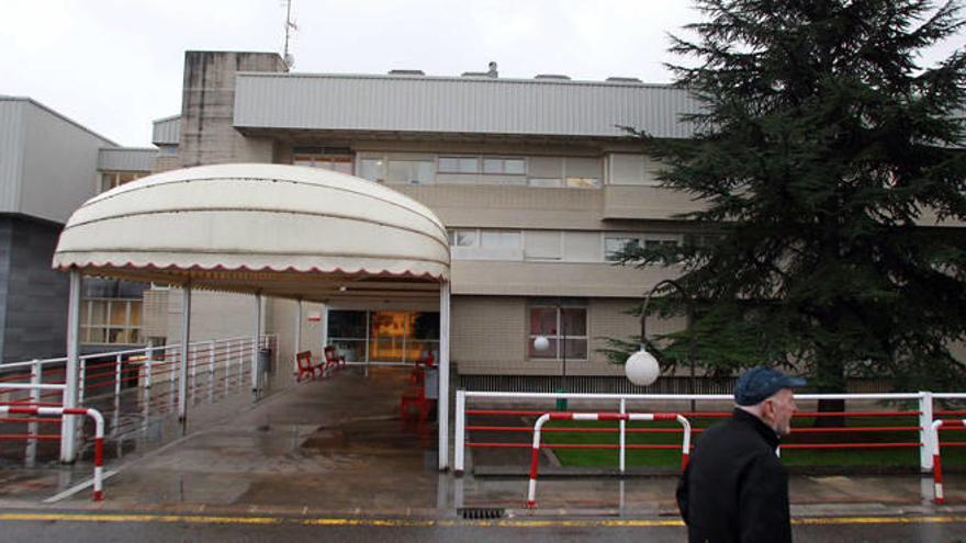 Imagen de la entrada al centro geriátrico El Vergel, sito enfrente del colegio El Redín.