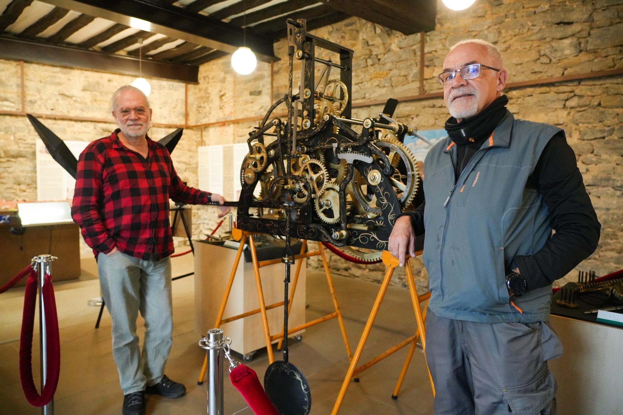 En imágenes: Exposición de la maquinaria del reloj de la torre de San Miguel
