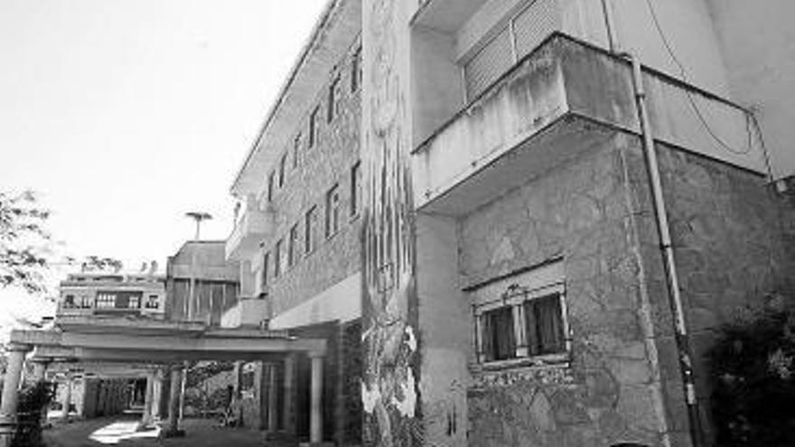 Fachada del albergue de Huarte.