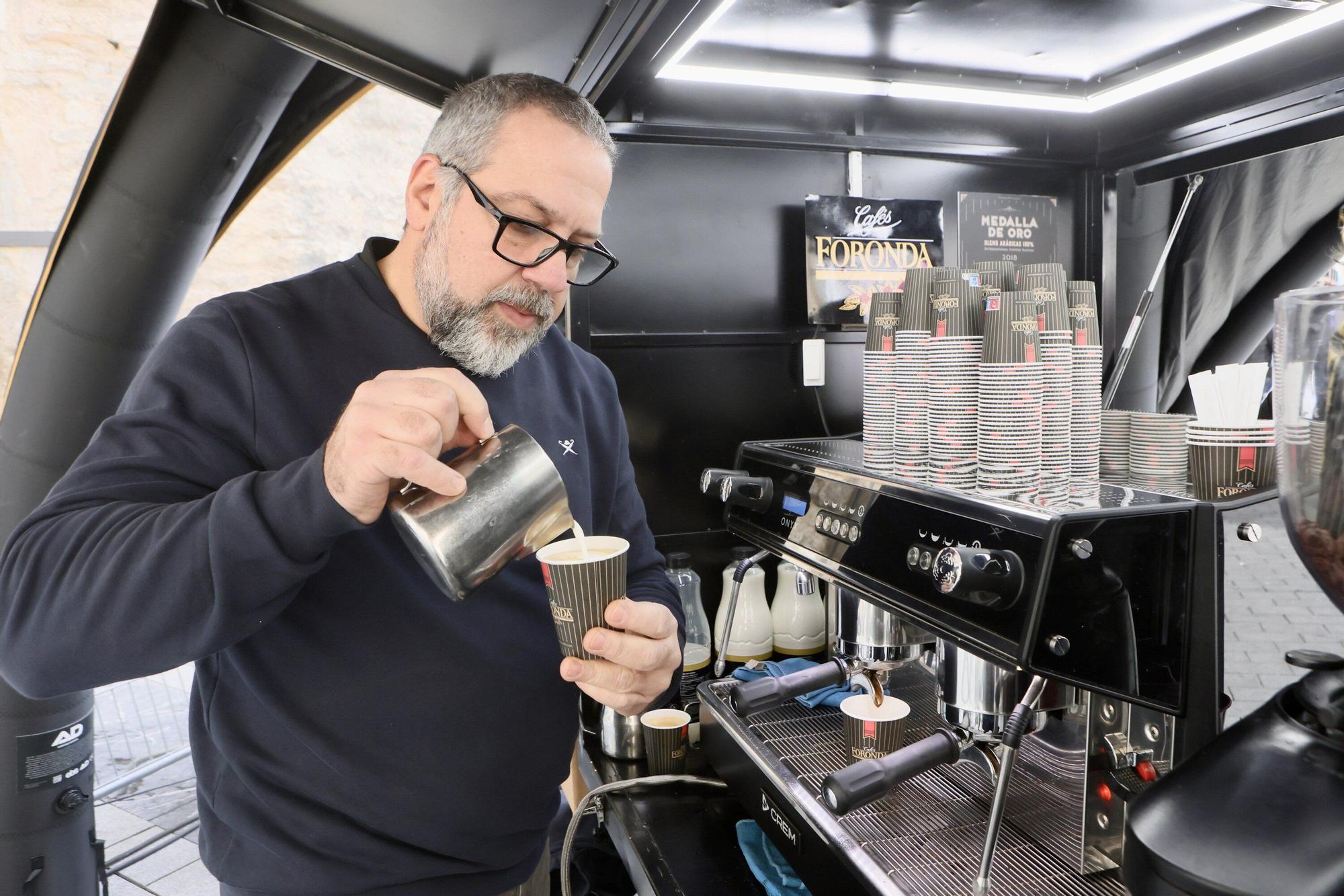 En imágenes: Buen tiempo y buen ambiente en la Conquista de la Almendra (¡Búscate en las fotos!)