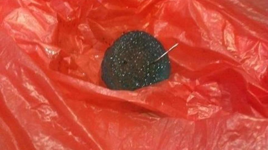 Una de las gominolas encontradas en el Casco Viejo. Una de las gominolas encontradas en el Casco Viejo.