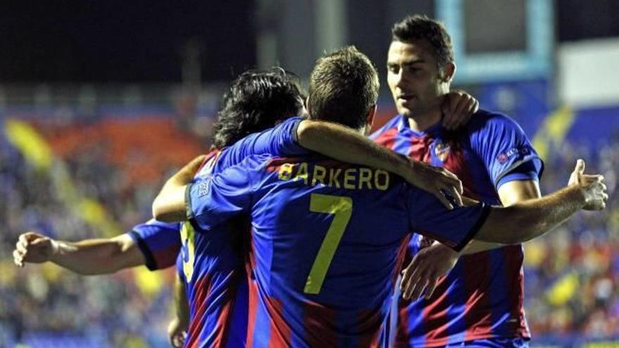 El Levante da un paso de gigante ante el Olympiacos de Míchel