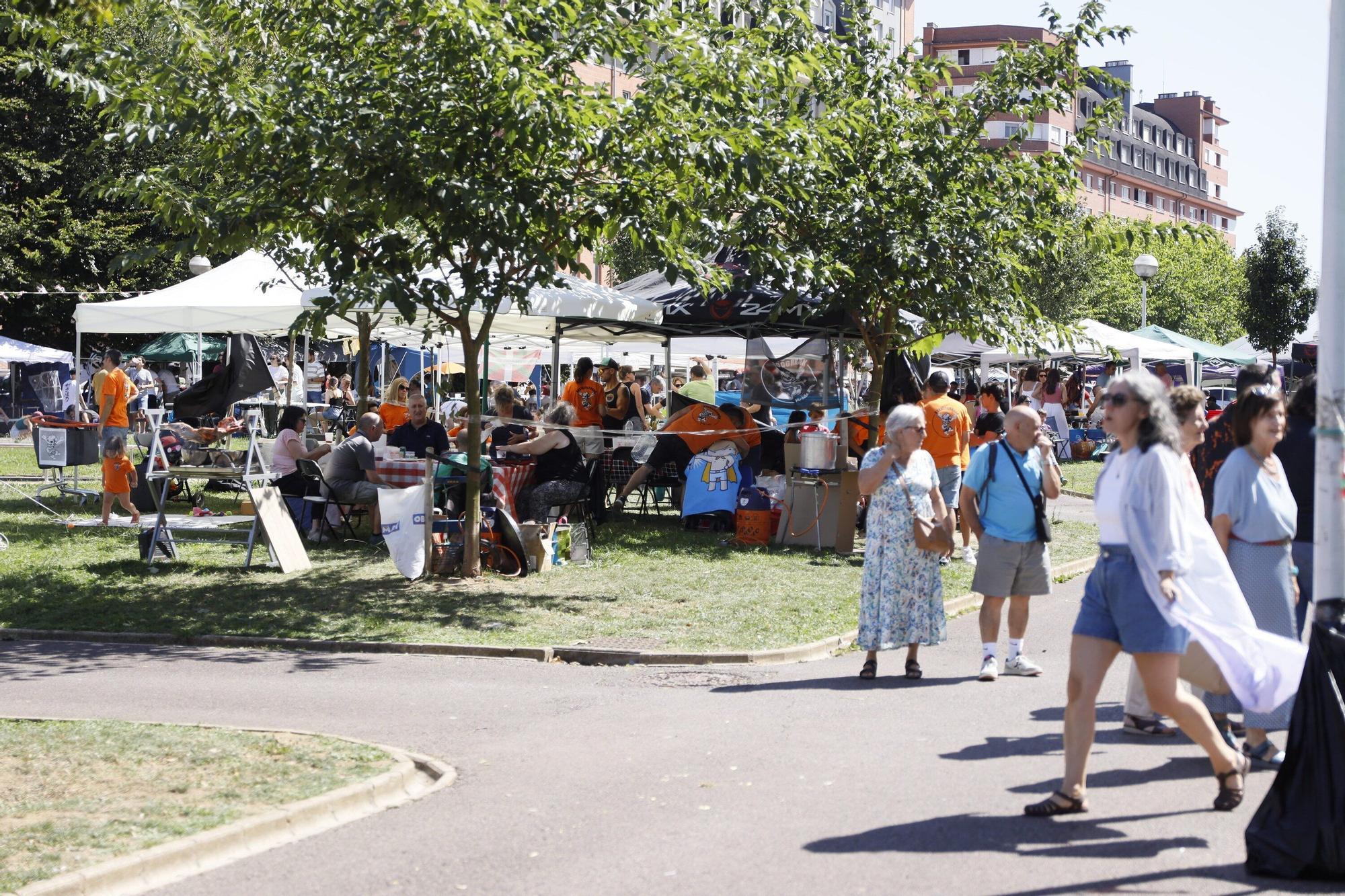 En imágenes: el calor no frena las paellas en Miribilla
