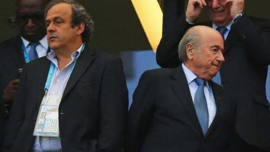Blatter y Platini, 8 años apartados &quot;de toda actividad relacionada con el fútbol&quot;