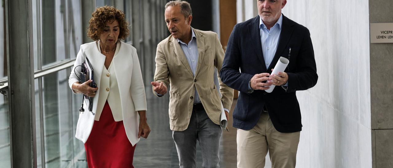Fotos de la Mesa y Junta de Portavoces del Parlamento de Navarra (01/09/2025)