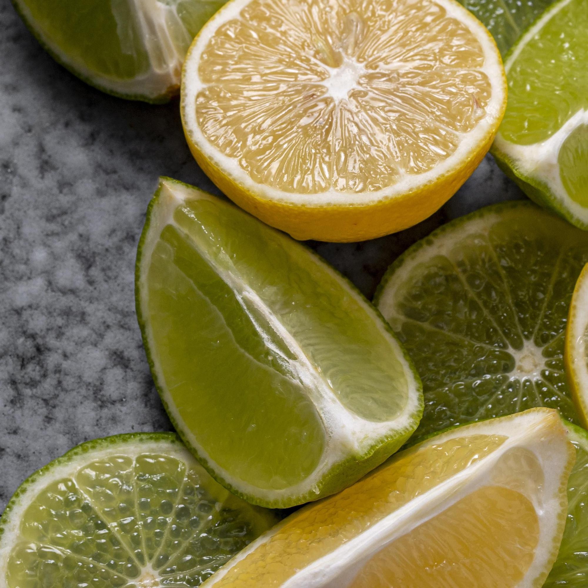 Pebanadas planas de lima y limon