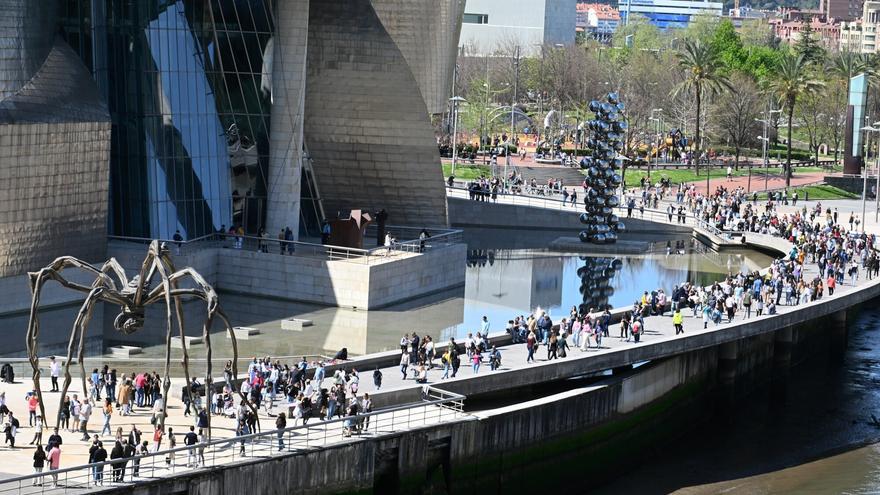 Visitantes de todas partes del mundo en el Guggenheim