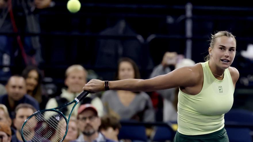 Sabalenka calienta la Batalla de los Sexos