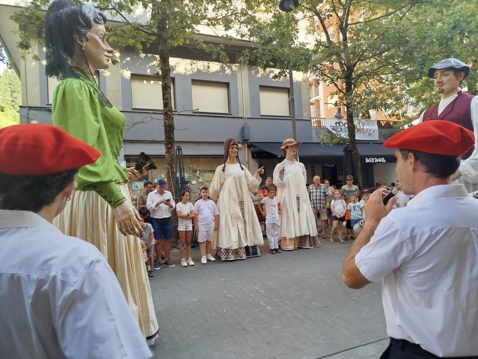 Aretxabaletako Andramariak, irudietan