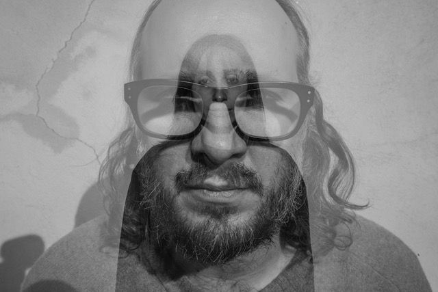 Imagen de la performance audiovisual en directo ‘Perarnau IV feat live Drama av set’