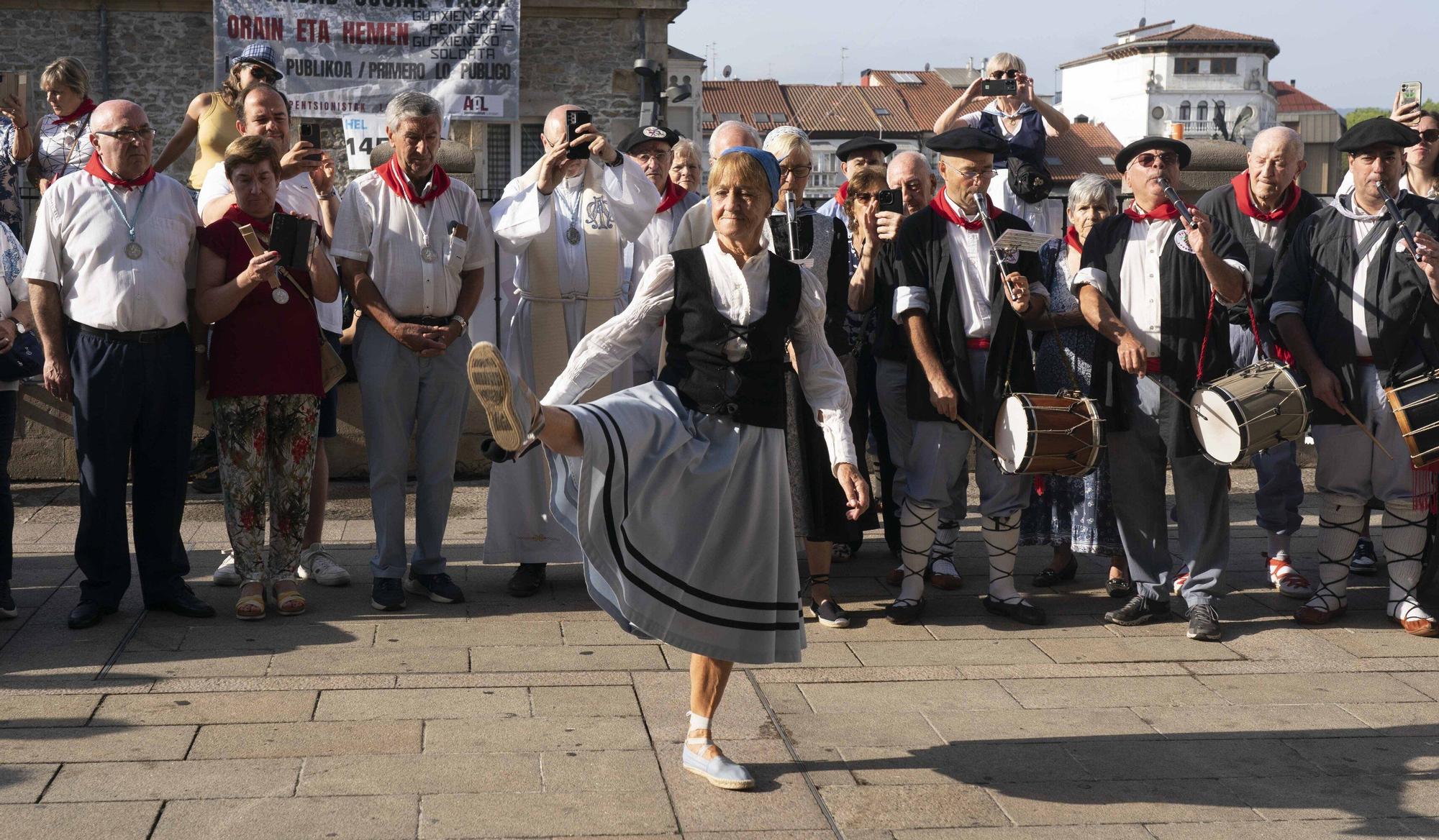 En imágenes: Blusas y neskas veteranos celebran su día en La Blanca