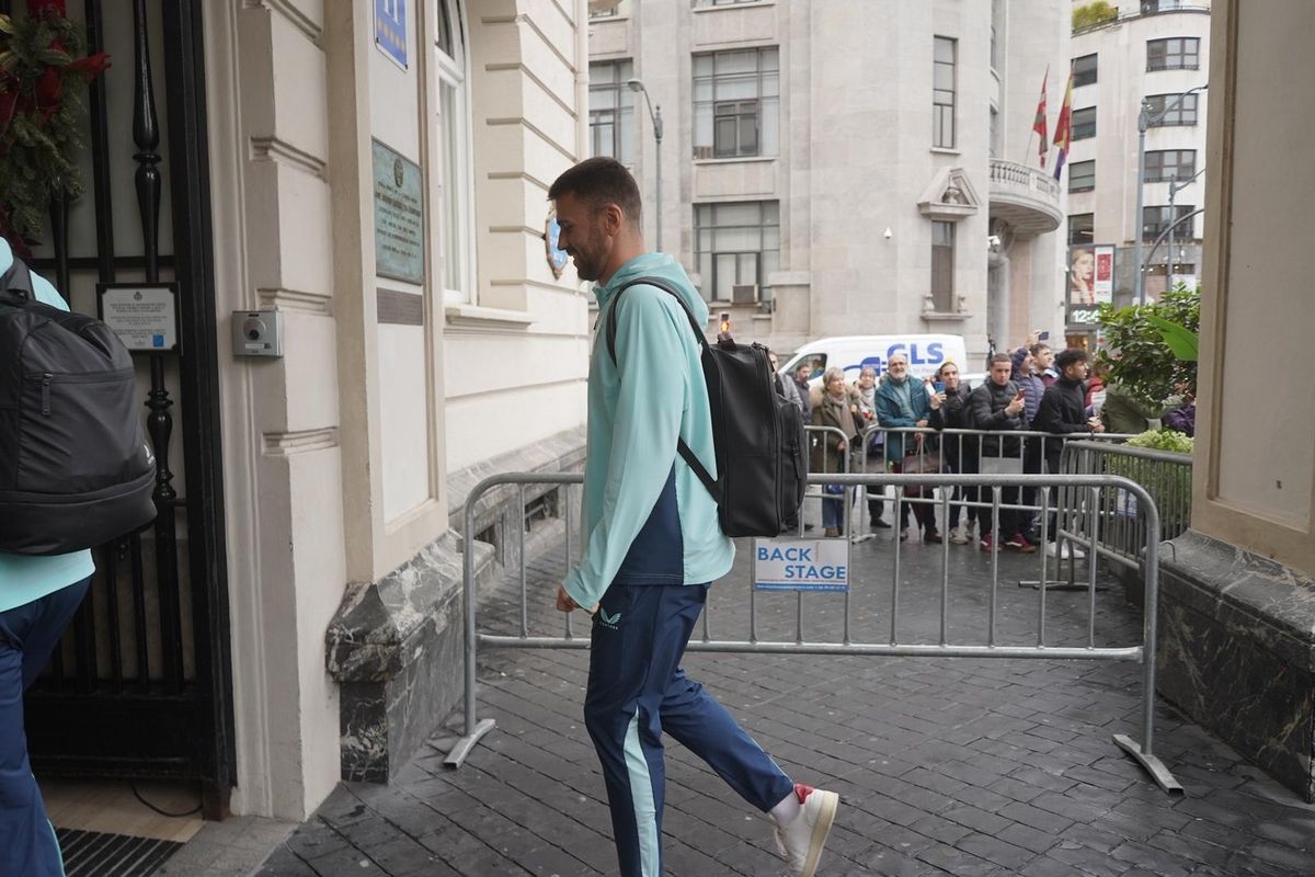 Los jugadores del Athletic llegan al hotel de concentración
