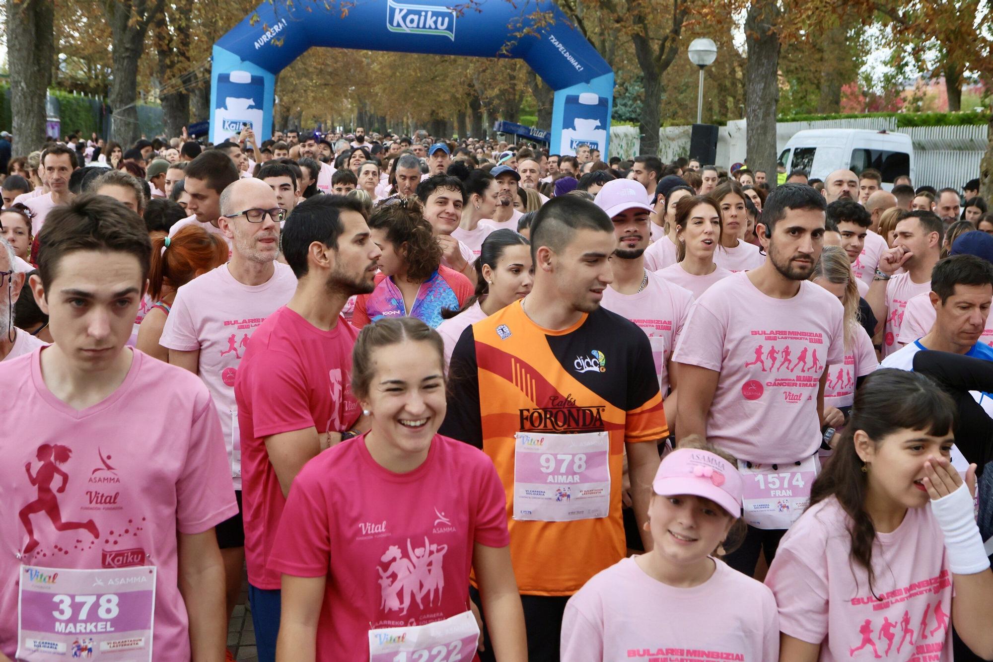 En imágenes: Vitoria se vuelca con la VI Carrera Solidaria contra el Cáncer de Mama