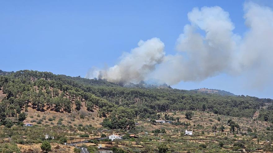 Controlado un segundo conato de incendio en El Hierro, pero persisten labores de perimetrado en foco principal