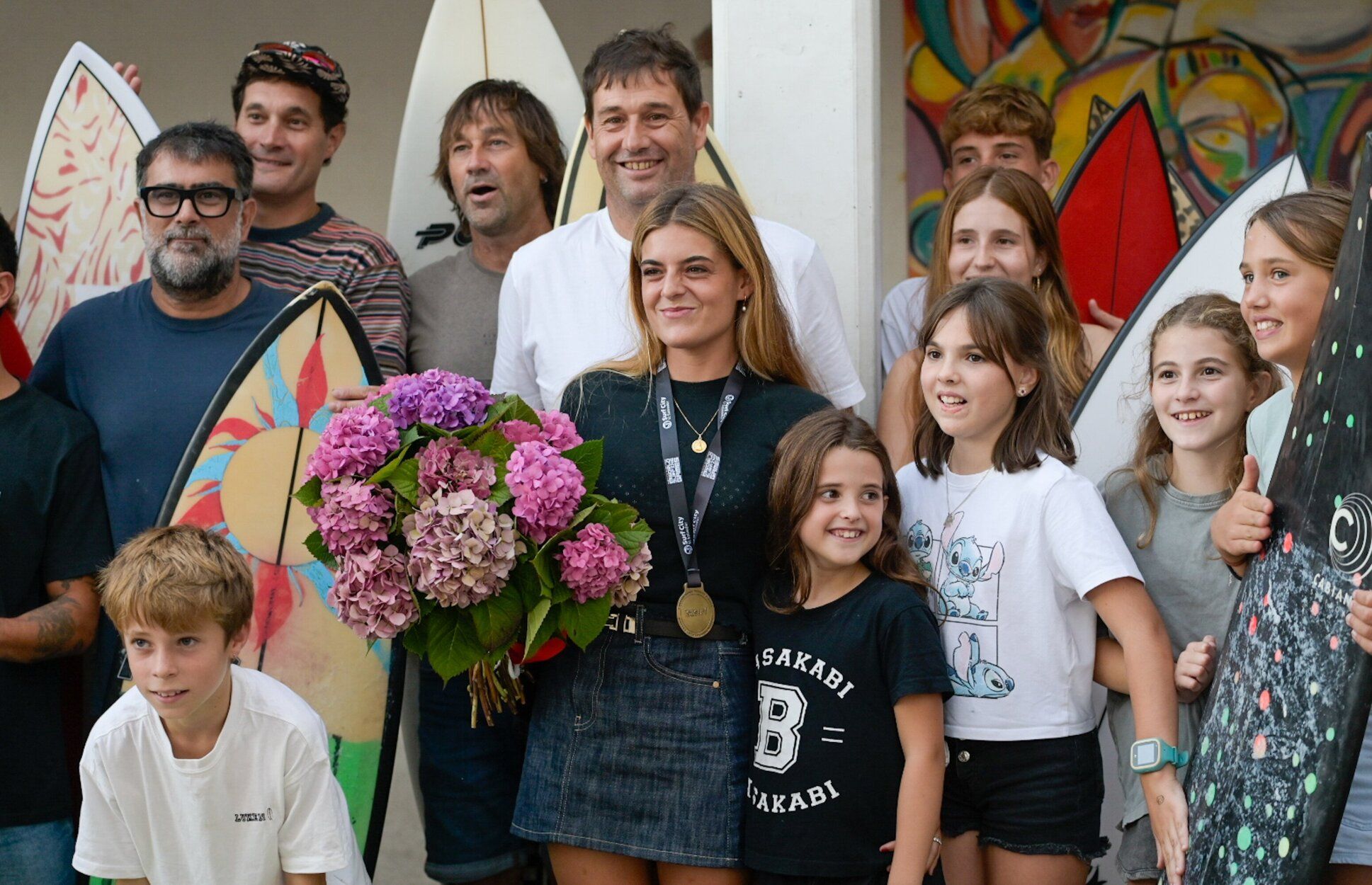 Zumaia rinde un emocionante homenaje a la campeona del mundo Janire Gonzalez Etxabarri