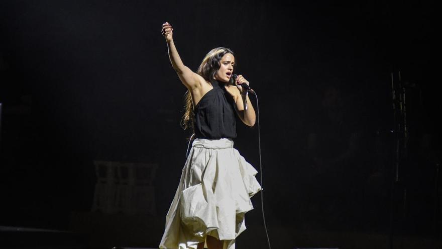 Así fue la aparición sorpresa de Rosalía en un concierto por Palestina en Barcelona