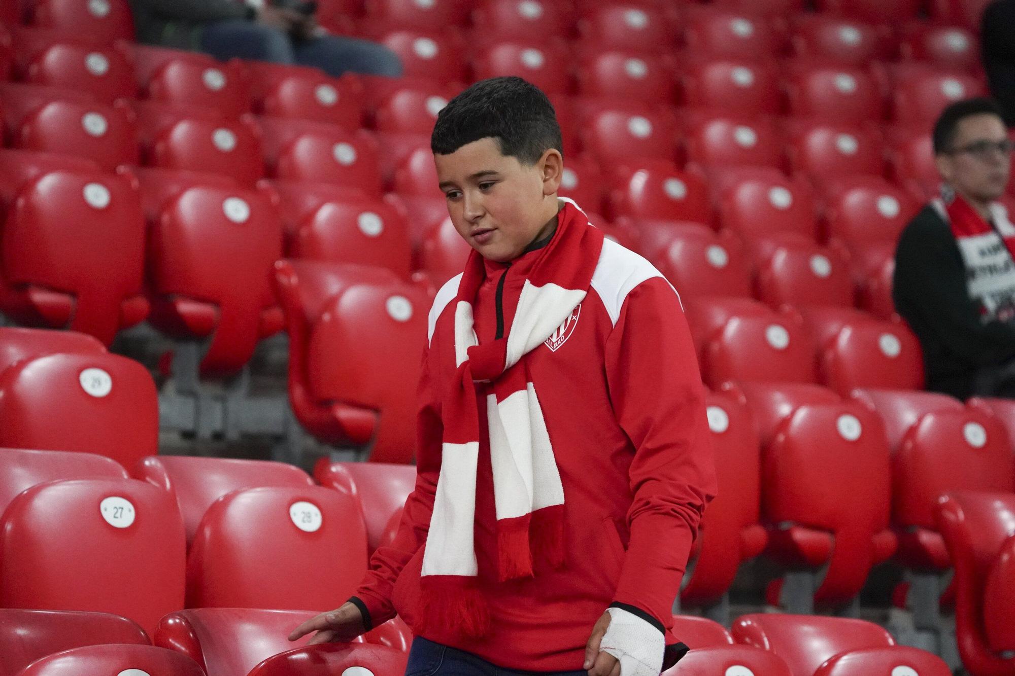 ¿Has estado en San Mamés viendo el Athletic-Atlético? Búscate en nuestra galería