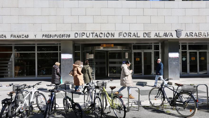 36 centros escolares de Álava aprenderán este curso nociones de economía y fiscalidad