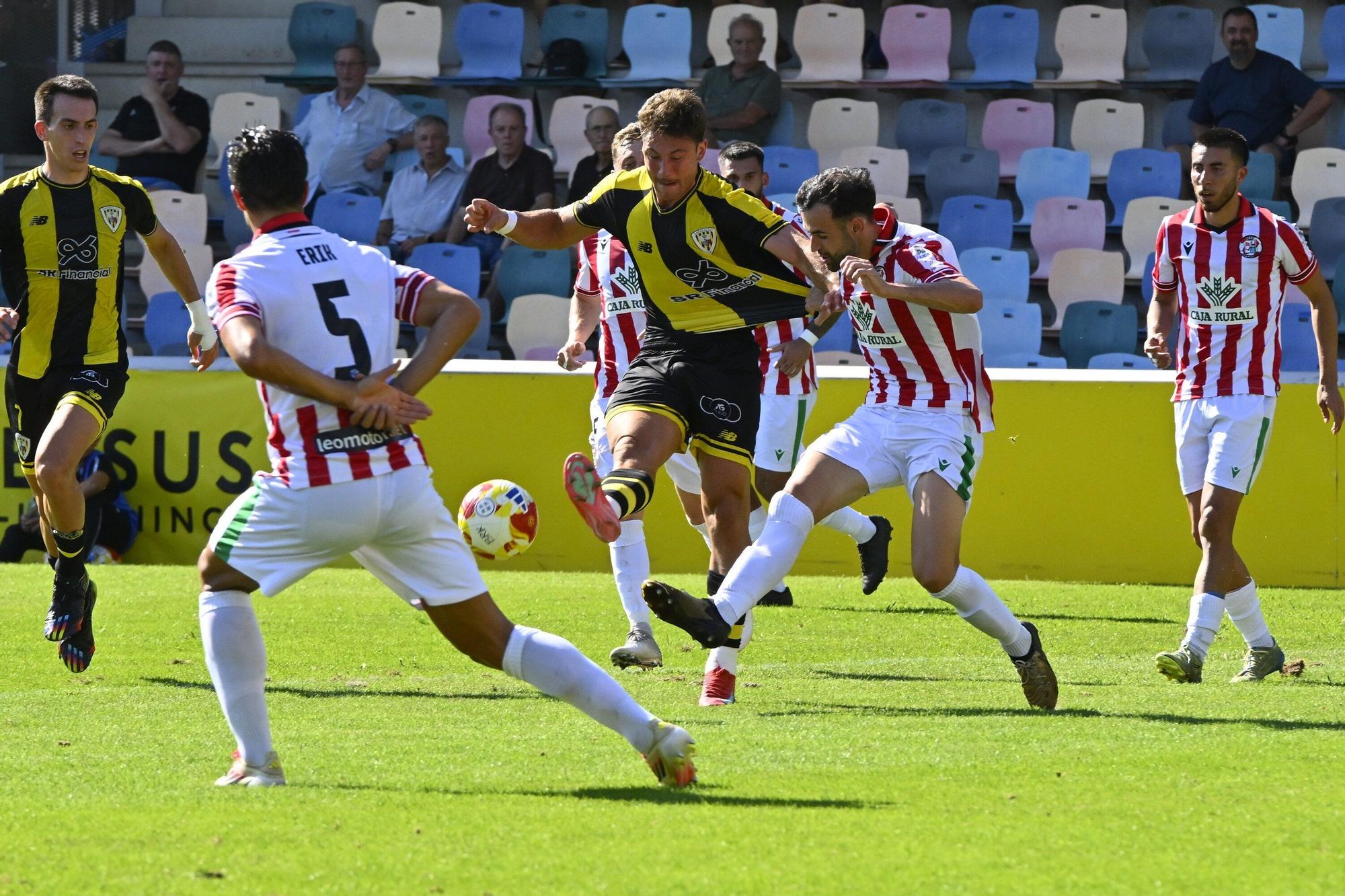 En imágenes: Ekaitz rescata a tiempo el primer punto del Barakaldo