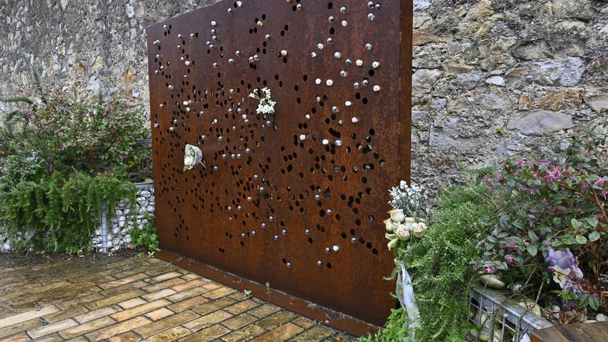 En imágenes: así se vive el día de Todos los Santos en el cementerio de Bilbao