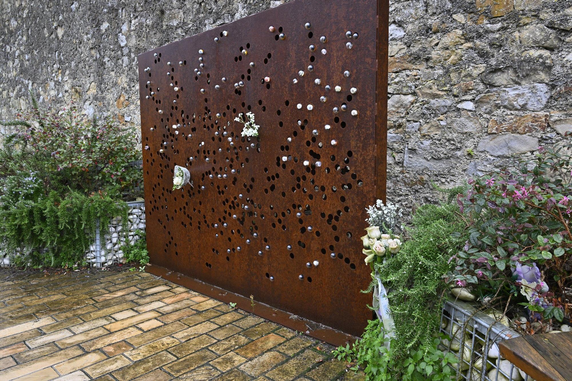 En imágenes: así se vive el día de Todos los Santos en el cementerio de Bilbao