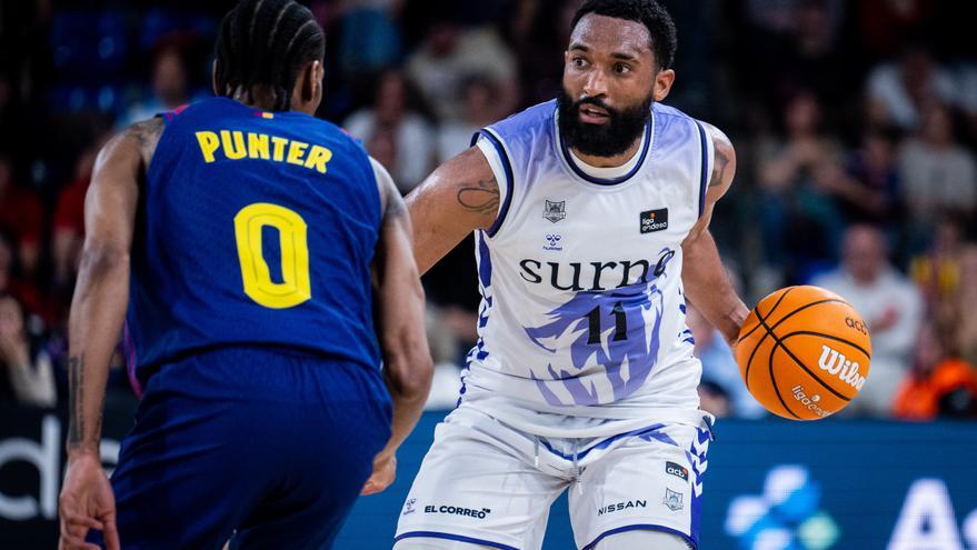 El Surne Bilbao y el muro de la zona noble