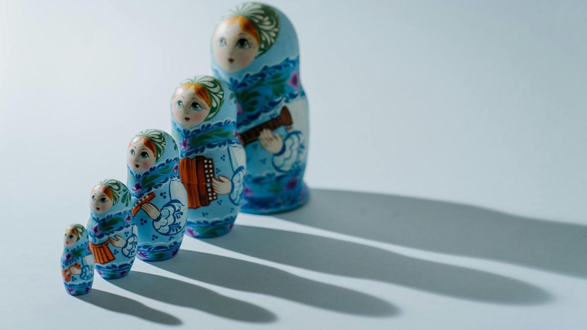 Imagen de muñecas rusas.