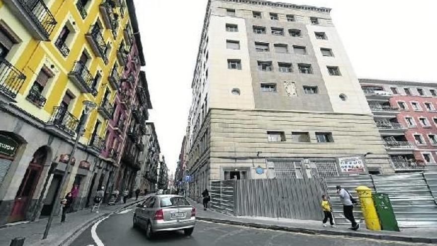 Entra en funcionamiento el dispositivo de alojamiento invernal para &#039;sin techo&#039; en Bilbao