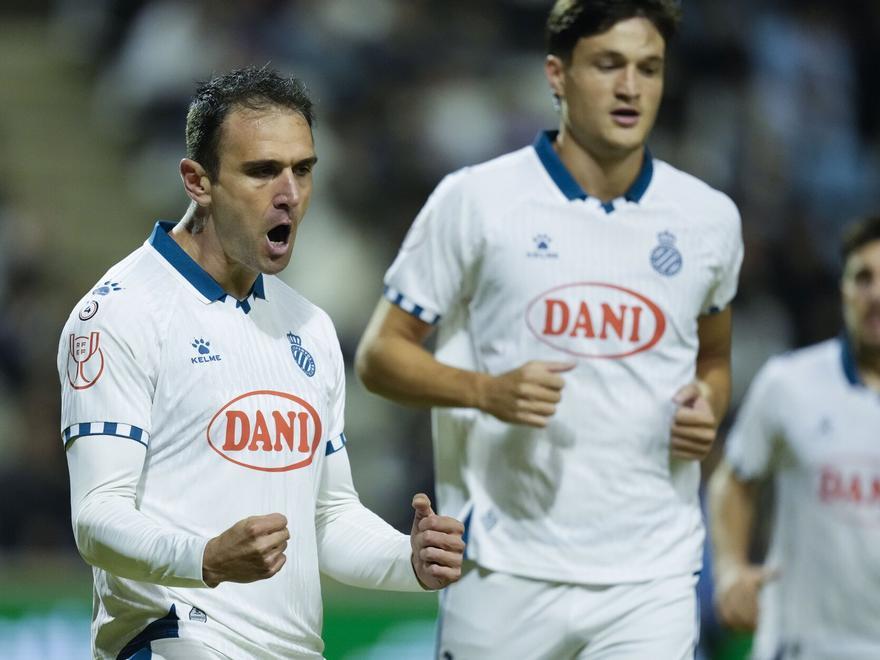 Kike García celebra uno de sus tantos del pasado jueves en la noche copera de Lleida.