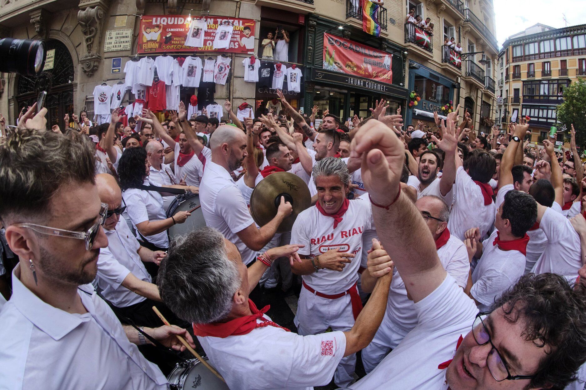 GALERÍA / Pamplona vibra con un multitudinario 'Riau-Riau'