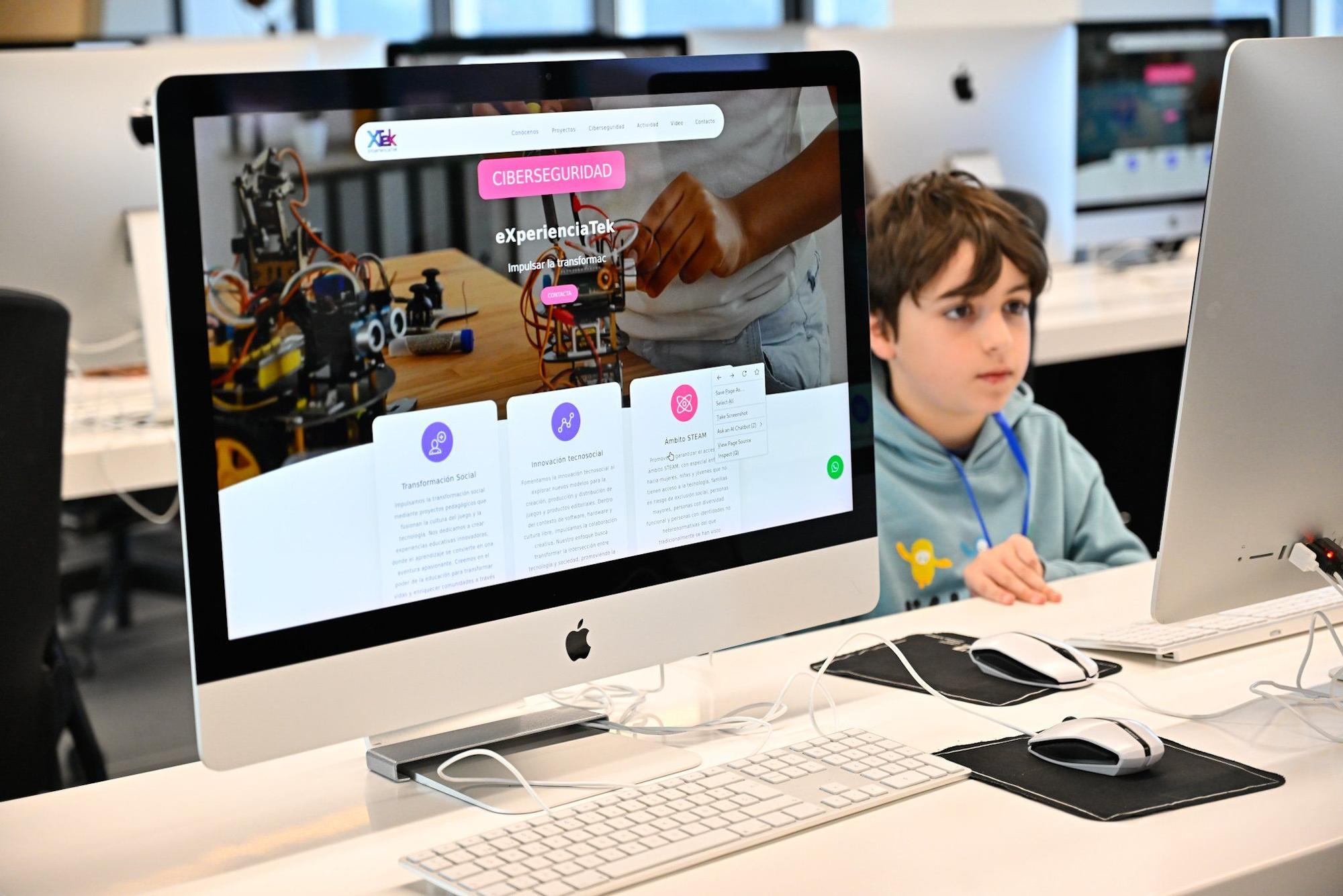 En imágenes: ‘hackeo’ al Olentzero vasco en el campus 42 Urduliz