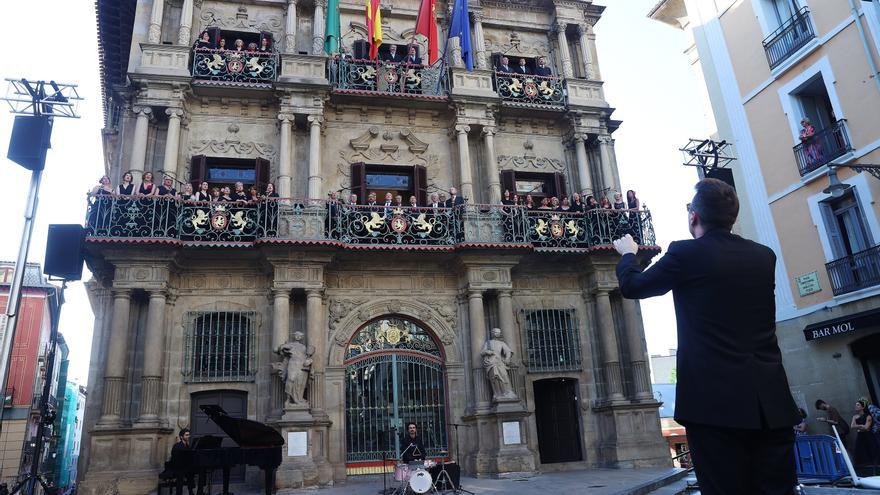 Ópera en los balcones del Ayuntamiento de Pamplona