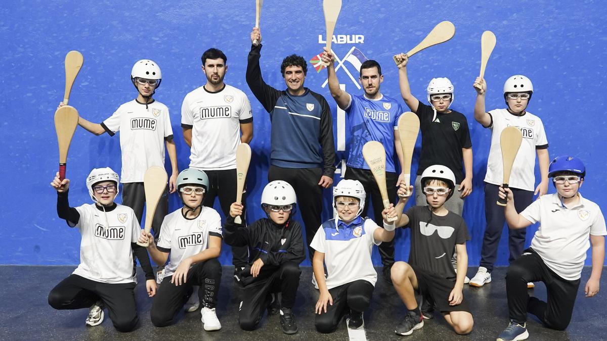 Los mungiarras Iker Goirizelaia y Ander Landeta defenderán diferentes banderas en la modalidad de paleta cuero en la Liga de Naciones.