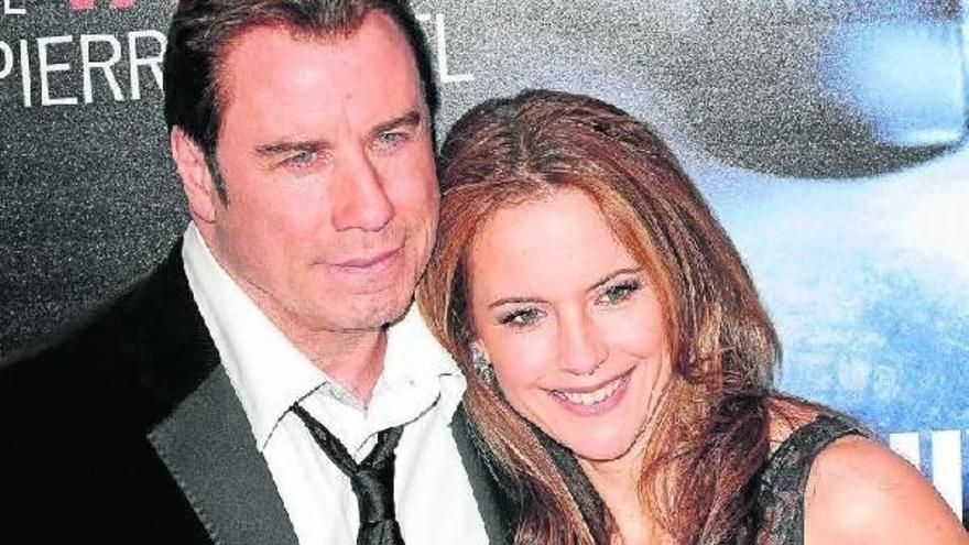 John Travolta y Kelly Preston se casaron en 1990, han tenido dos hijos -uno de ellos falleció el año pasado- y esperan otro.