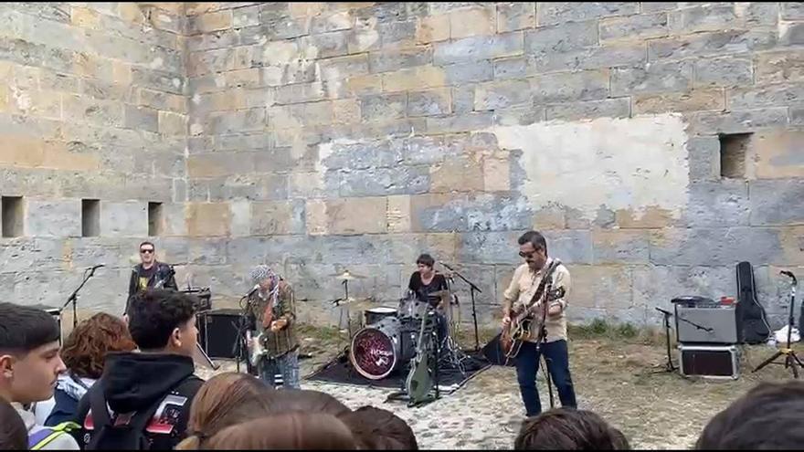 Vídeo de la actuación de &#039;El Drogas&#039; en el Fuerte de Ezkaba por el primer Encuentro Escolar de RedMemoria