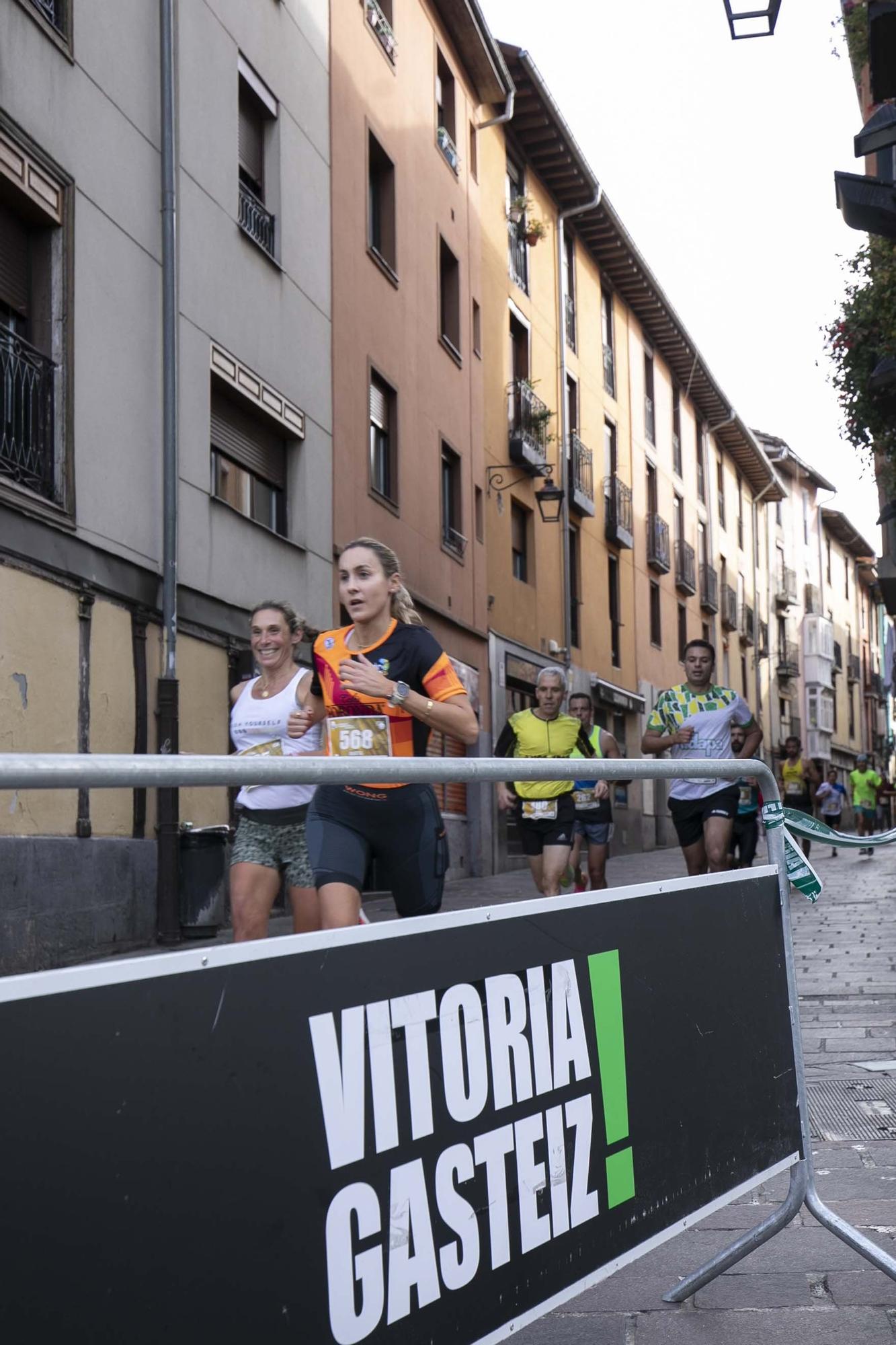 En imágenes: Miles de personas participan en La Conquista de la Almendra